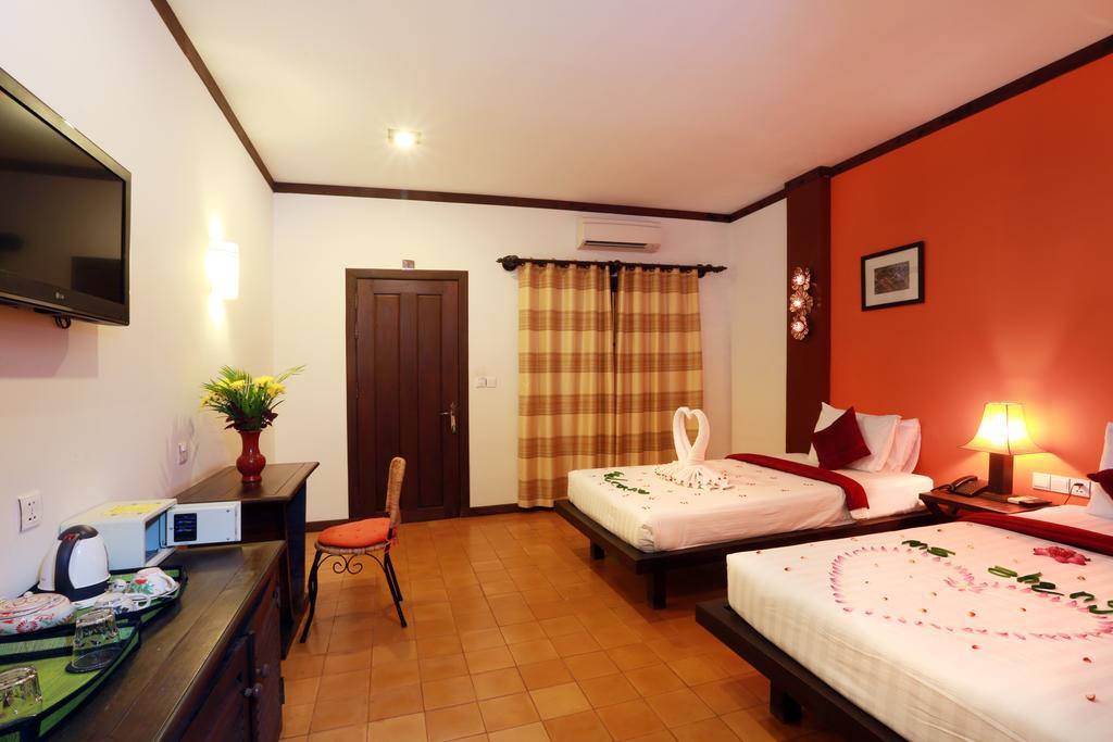 Twin Cabana Room with Balcony and Pool View - Free Pickup