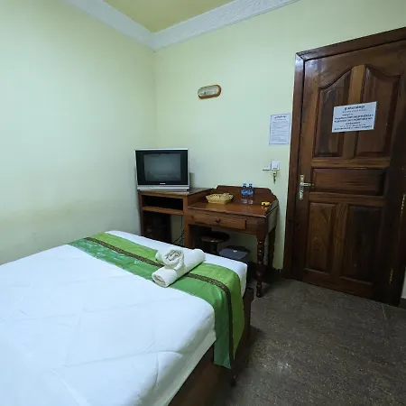Reach Kunthea Guesthouse-2