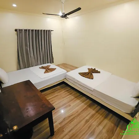Garden Village Guesthouse&Pool Bar-3
